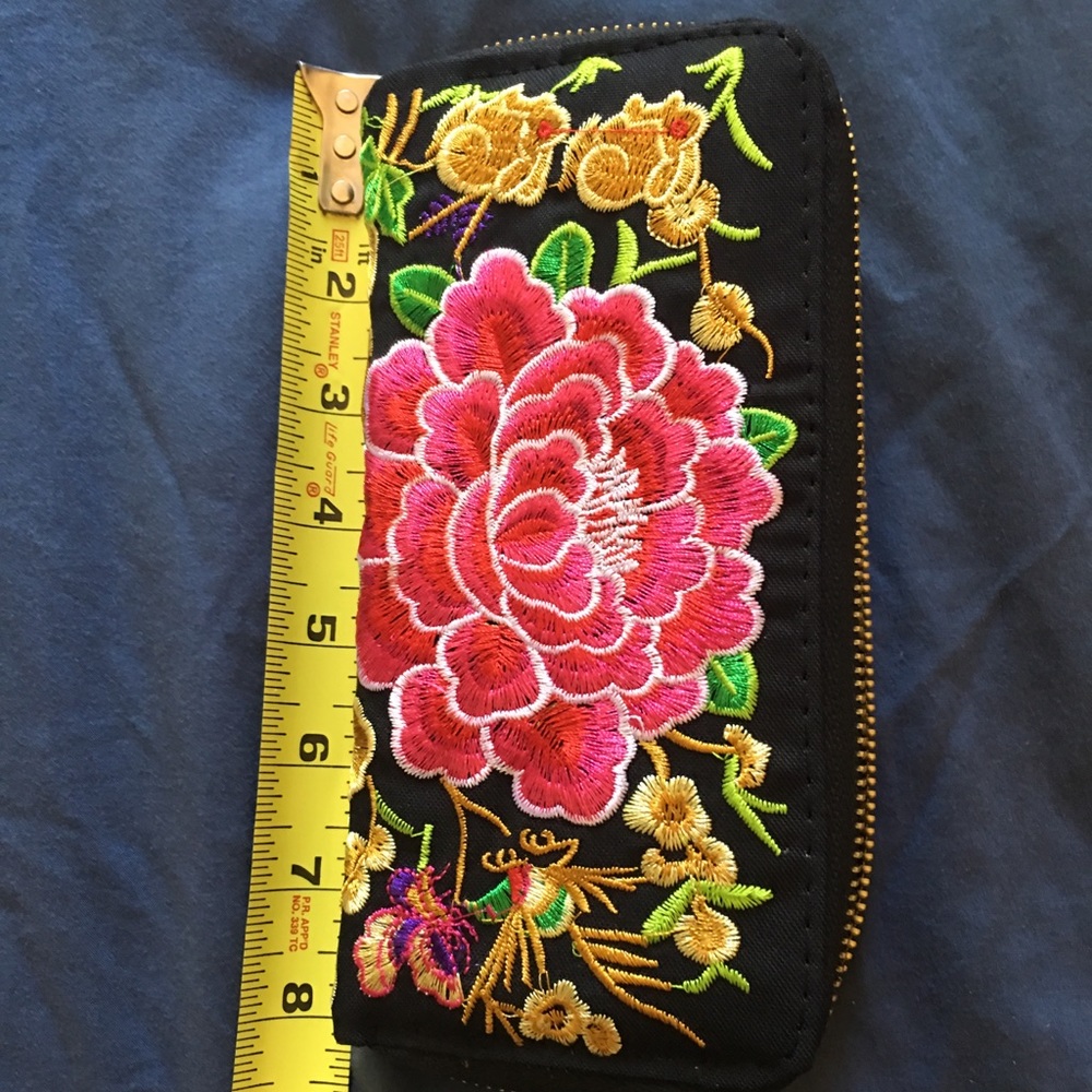 Embroidered wallet - Picture 3 of 5